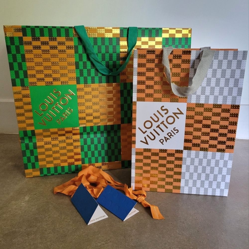 AUTHENTIC 🌟 Louis Vuitton 2022 Holiday Lego Gift TWO Shopping Bag & Gift Tag